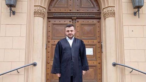 Urteil im Islamisten-Verfahren: Deutscher Anwalt im Abu-Walaa-Prozess: "Ich verteidige Menschen. Nicht ihre Taten"