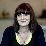 Im gleichen Jahr erschien auch ihre Autobiografie. 35 Jahre nach dem Welterfolg von "Wir Kinder vom Bahnhof Zoo" erzählt Christiane Felscherinow in "Christiane F. – Mein zweites Leben" zusammen mit der Autorin Sonja Vukovic ihre Geschichte in eigenen Worten. Kurz danach zog sie sich aus der Öffentlichkeit zurück.