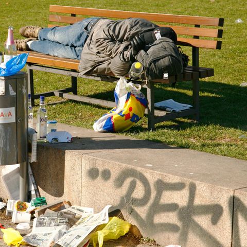 Schere zwischen arm und reich: Forscher warnt: Corona bringt dem Lidl-Chef Milliarden ein, während die Not armer Menschen größer wird