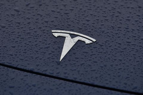 Das Tesla-Logo hat eine tiefere Bedeutung