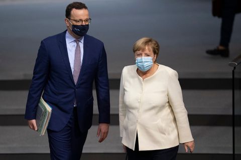 Gesundheitsminister Jens Spahn und Kanzlerin Angela Merkel