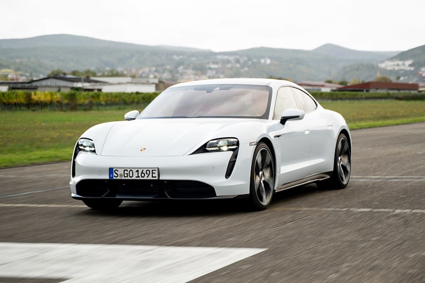 Porsche Taycan GCOTY 2020