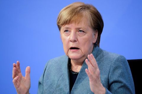 Bundeskanzlerin Angela Merkel (CDU) spricht auf einer Pressekonferenz