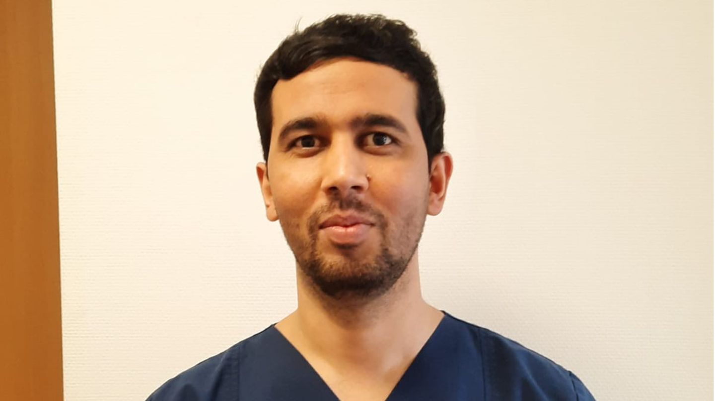 Abdulaziz Kholmatov (28) macht eine Ausbildung zur Pflegefachkraft