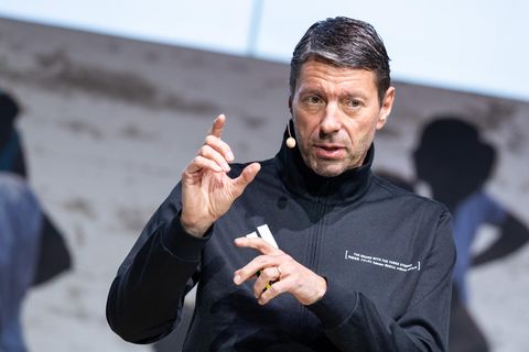Adidas-Chef Kasper Rorsted gestikuliert