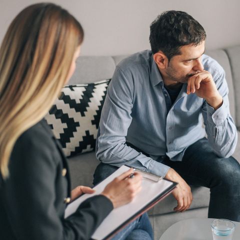 Depressionen, unbewältigte Konflikte: Analyse oder Therapie? So unterscheiden sich die Behandlungsmethoden psychischer Krankheiten