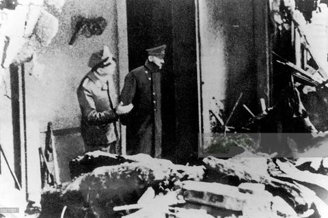 Hitler in den Trümmern der Reichskanzlei
