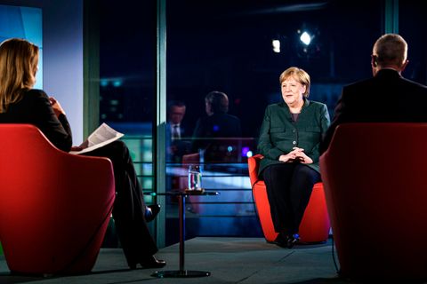 Bundeskanzlerin Angela Merkel (CDU) in der ARD-Sendung "Farbe bekennen"