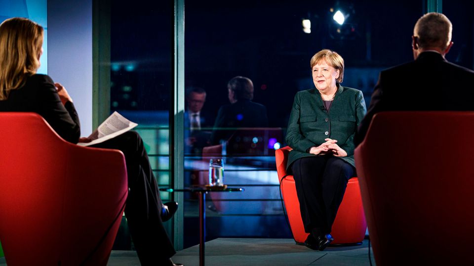 Bundeskanzlerin Angela Merkel (CDU) in der ARD-Sendung "Farbe bekennen"