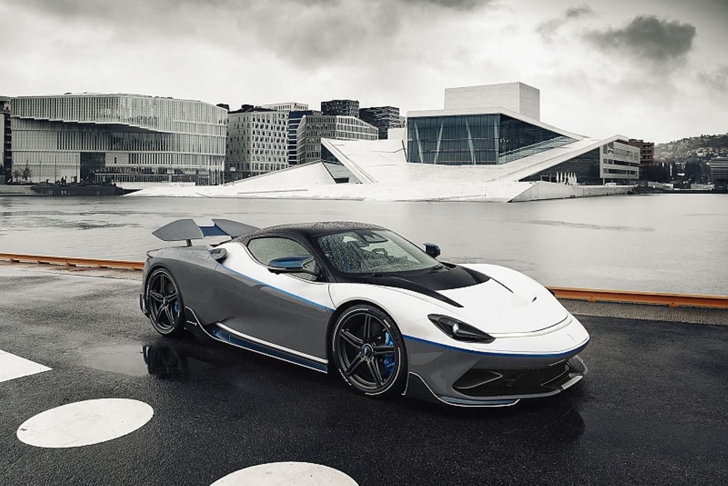 So wird der Pininfarina Battista Anniversario aussehen