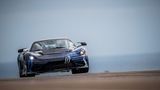 Das Carbon-Monocoque, die Batterie und das "Skateboard" stammen vom Kooperationspartner Rimac
