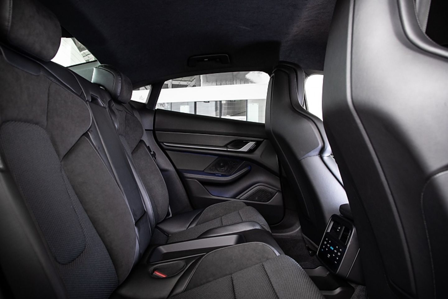 Porsche Taycan Basismodell 2021