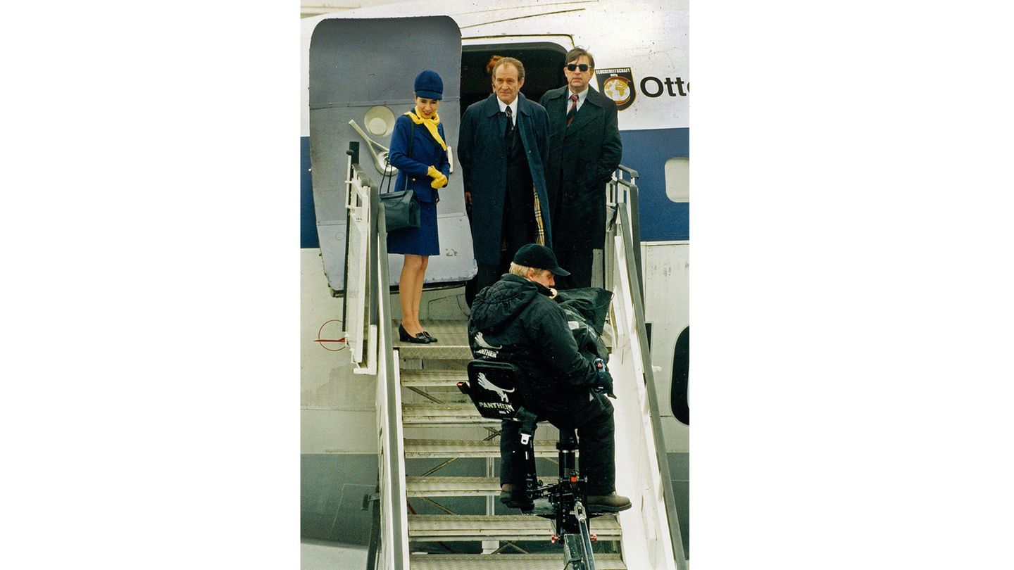2003 wurde der Jet am Hamburg Airport für Dreharbeiten zum Spielfilm "Im Schatten der Macht" eingesetzt. Der Film mit Michael Mendl und Dieter Pfaff zeigt die letzten Tage vor dem Rücktritt Willy Brandts.