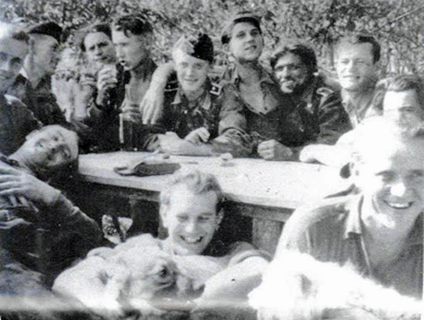 Gruppenbild von Knispels Zug.