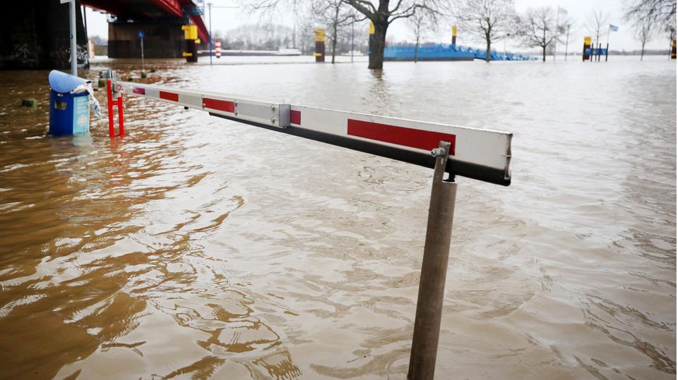 Nachrichten Deutschland Hochwasser Duisburg Hochwasser in Duisburg