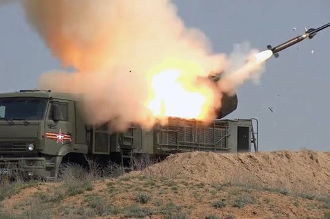 Pantsir S-1 wird von Russland exportiert. Die VAE haben 50 Stück gekauft.