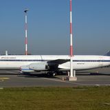 Im September 2018 wurde das Flugzeug versetzt und auf einer Rumpfseite mit überklebten Folien zu einem Jet der fiktiven Fluglinie Globe Airways. Anlass waren Dreharbeiten für den Film "Rocca verändert die Welt".