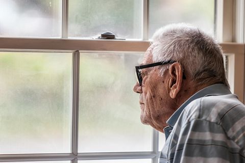 Vergesslich oder dement?: Etwas vergessen, das ist normal. Bei diesen Anzeichen aber sollte man den Arzt aufsuchen