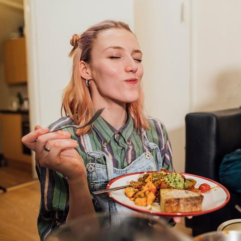 Ernährung umstellen: Intervallfasten im Check: Wie gut funktioniert es wirklich?