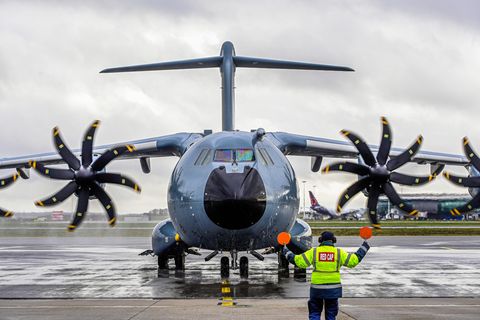  Ein Transportflugzeug vom Modell A400M