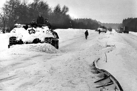 Ein Foto in schwarzweiß von der Schneekatastrophe