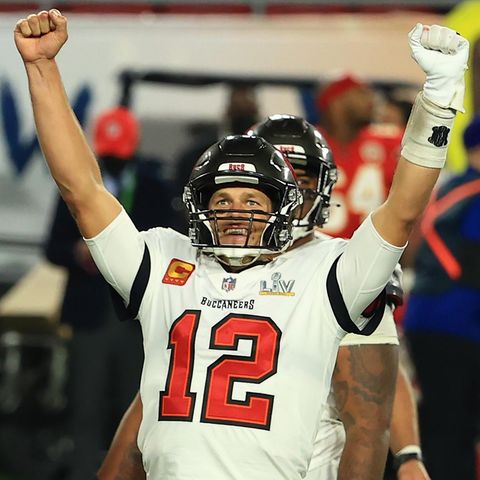 Tom Brady jubelt
