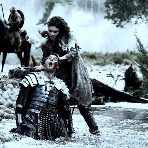 Neunte Legion: Im Film "Centurion" verfolgt Olga Kurylenko als Rachengel die Römer.