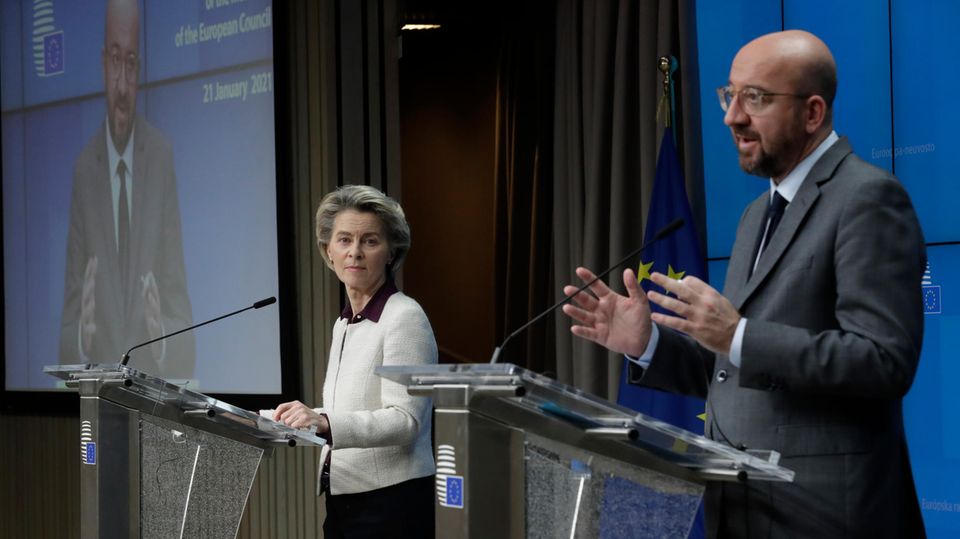 Ursula von der Leyen, Präsidentin der Europäischen Kommission, und Charles Michel, Präsident des Europäischen Rates