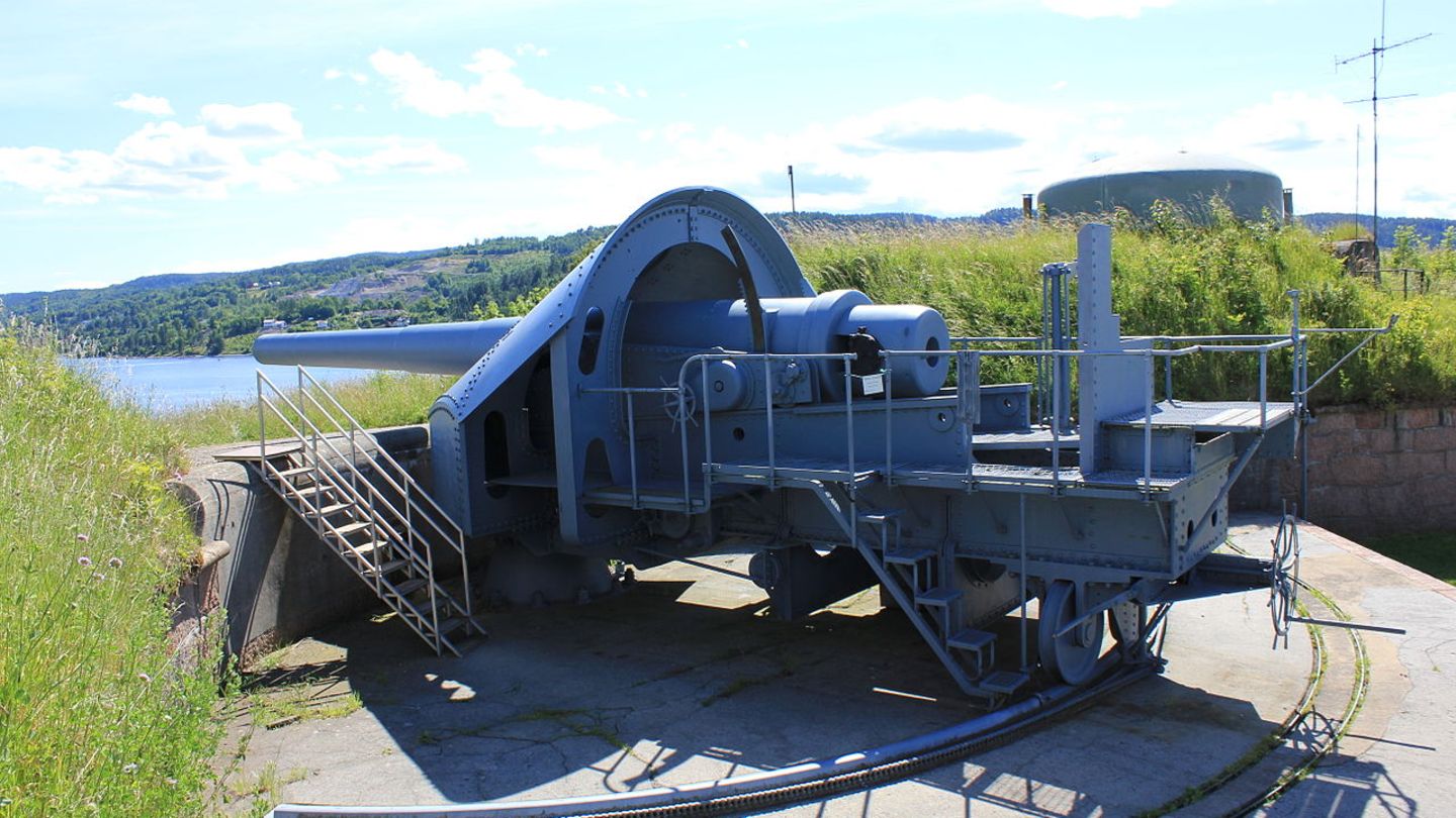 28 cm/l40 - die Kanonen der  Festung waren gewaltig aber alt.