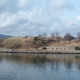 Die gesamte Anlage mit ihren nach oben offenen Feuerstellungen war hoffnungslos veraltet.