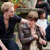 Michi (Bruno Alexander) und Benno (Michelangelo Fortuzzi): Vom Style erinnert Vieles an die 1970er Jahre, in denen sich die originale Geschichte auch zugetragen hat. Doch die Produzenten haben die Serie bewusst zeitlos gehalten, was sich besonders im modernen Soundtrack niederschlägt. Damit soll auch eine neue Generation von Zuschauern für die Geschichte gewonnen werden.