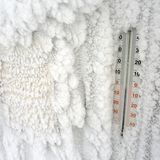 Auch in den nächsten Tagen bleibt es frostig: In der kommenden Nacht können die Temperaturen von Nordbayern und der Pfalz bis ins mittlere Norddeutschland und zur Mecklenburger Seenplatte hin zwischen -10 und -15 Grad betragen.