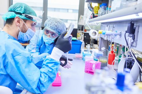 Virus-Varianten: Niemand analysiert mehr Corona-Mutationen als britische Forscher. Sie sagen: "Zur Panik besteht kein Grund"