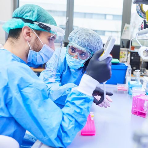 Virus-Varianten: Niemand analysiert mehr Corona-Mutationen als britische Forscher. Sie sagen: "Zur Panik besteht kein Grund"