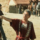 In der Serie spielt Peter O'Toole  den Statthalter Cornelius Flavius Silva.