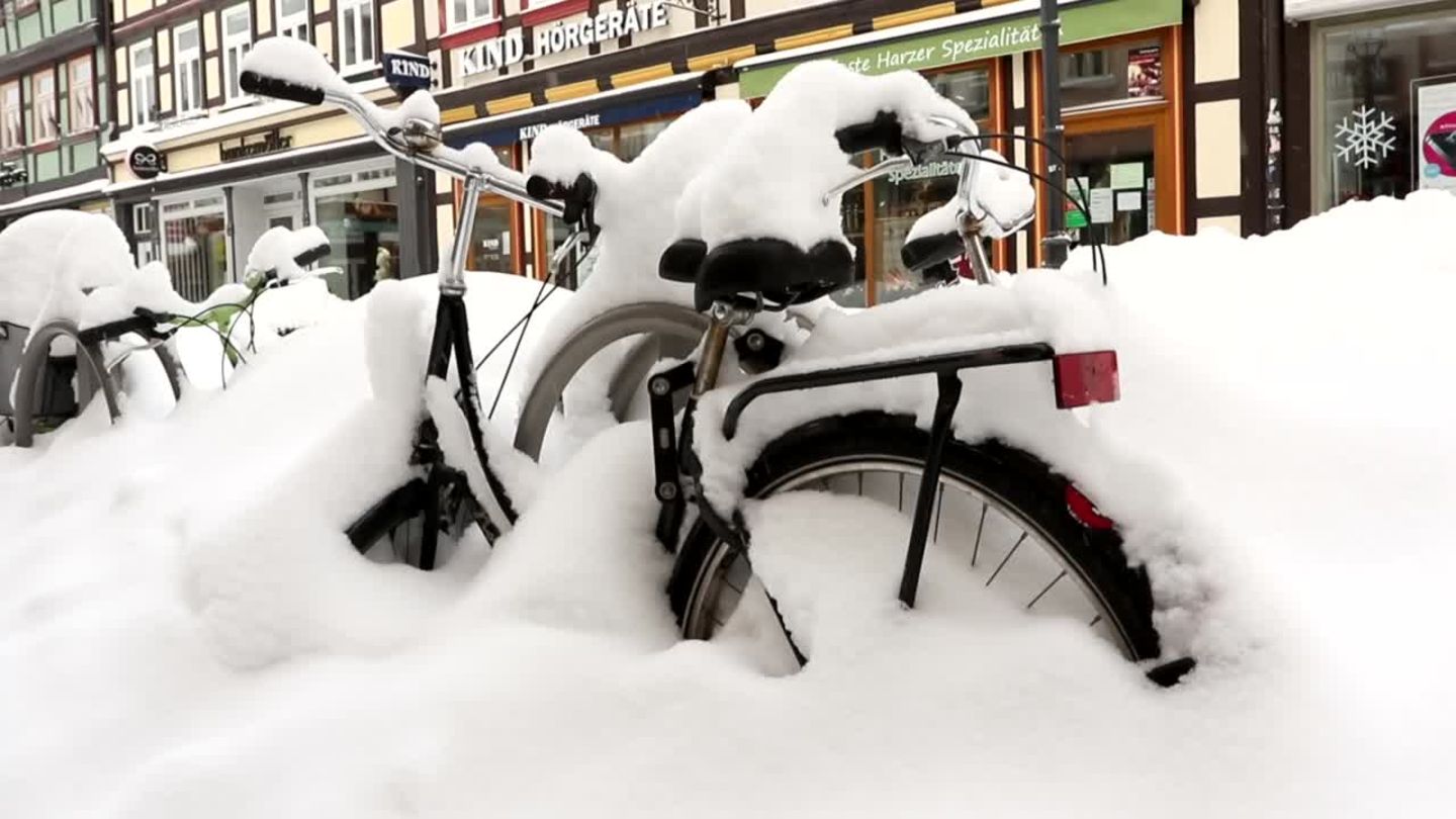 Winter in Deutschland: Schnee lässt nach, aber es bleibt kalt