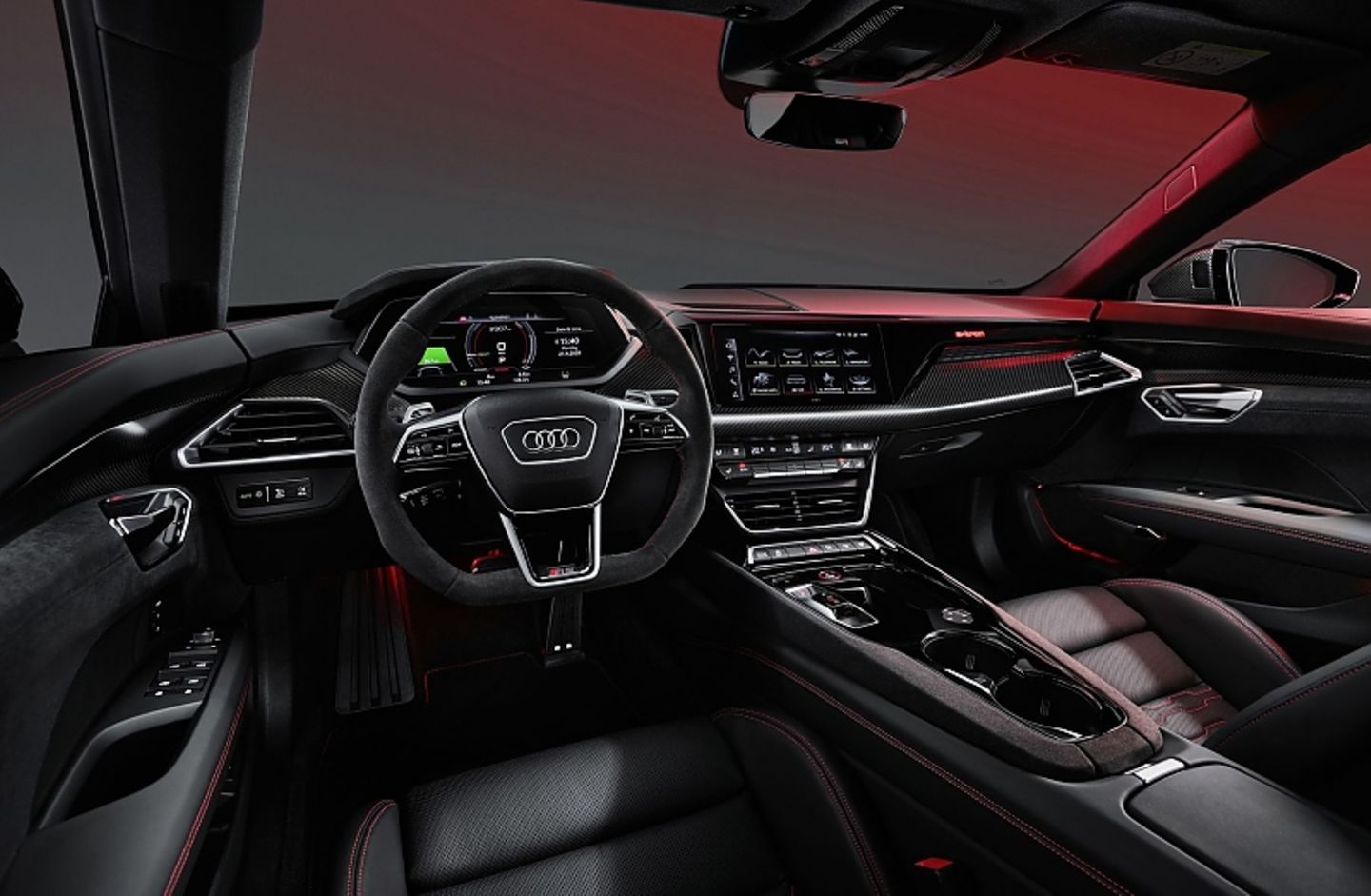 Das Cockpit ist zum Fahrer geneigt
