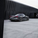 Die Felgen sind aerodynamisch gestaltet