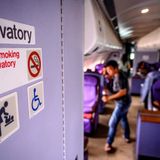 Bei dem inzwischen 25 Jahre alten Großraumflugzeug handelt es sich um einen Airbus A330-321 mit der ehemaligen Kennung HS-TEA, der ab 1995 für 20 Jahre bei Thai Airways im Einsatz war.