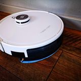 Das Wischmodul hinterlässt eine feuchte Spur - die Wassermenge lässt sich regulieren.