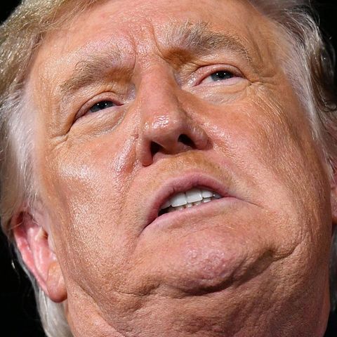 Donald Trump soll am TV außer sich gewesen sein, während er die Verteidigungsrede seiner Anwälte vor dem Senat verfolgte