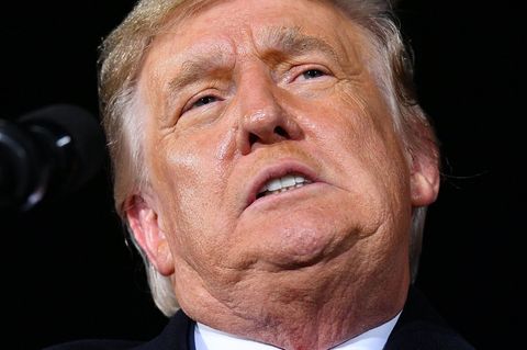 Donald Trump soll am TV außer sich gewesen sein, während er die Verteidigungsrede seiner Anwälte vor dem Senat verfolgte