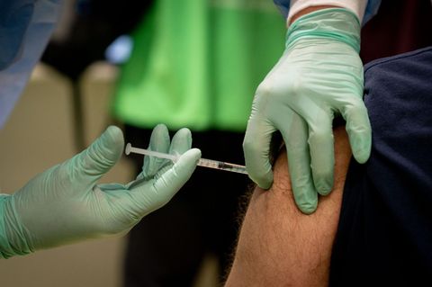 Drei Länder wollen die Einreisebestimmungen für Geimpfte lockern
