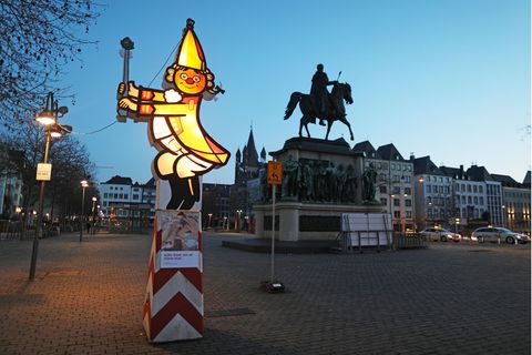 Eine beleuchtete Figur des Festkomitees Kölner Karnevals