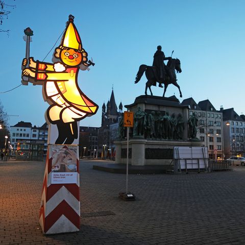 Eine beleuchtete Figur des Festkomitees Kölner Karnevals