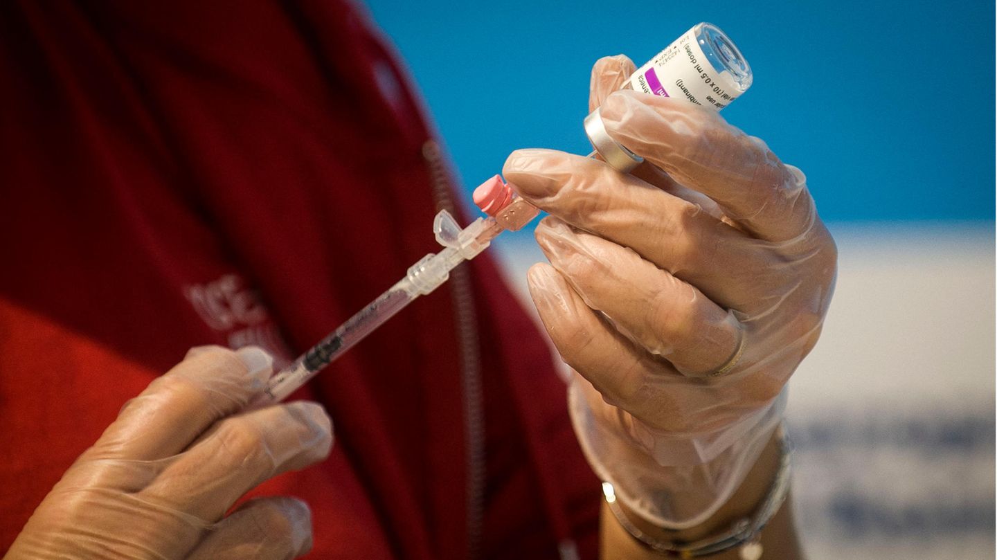 Reiseveranstalter will ab Ende März Impfreisen anbieten.