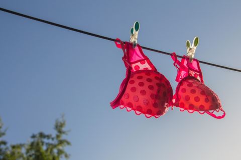 Lehrer aus Freiburg löst mit Kommentar über BH Sexismus-Debatte aus.