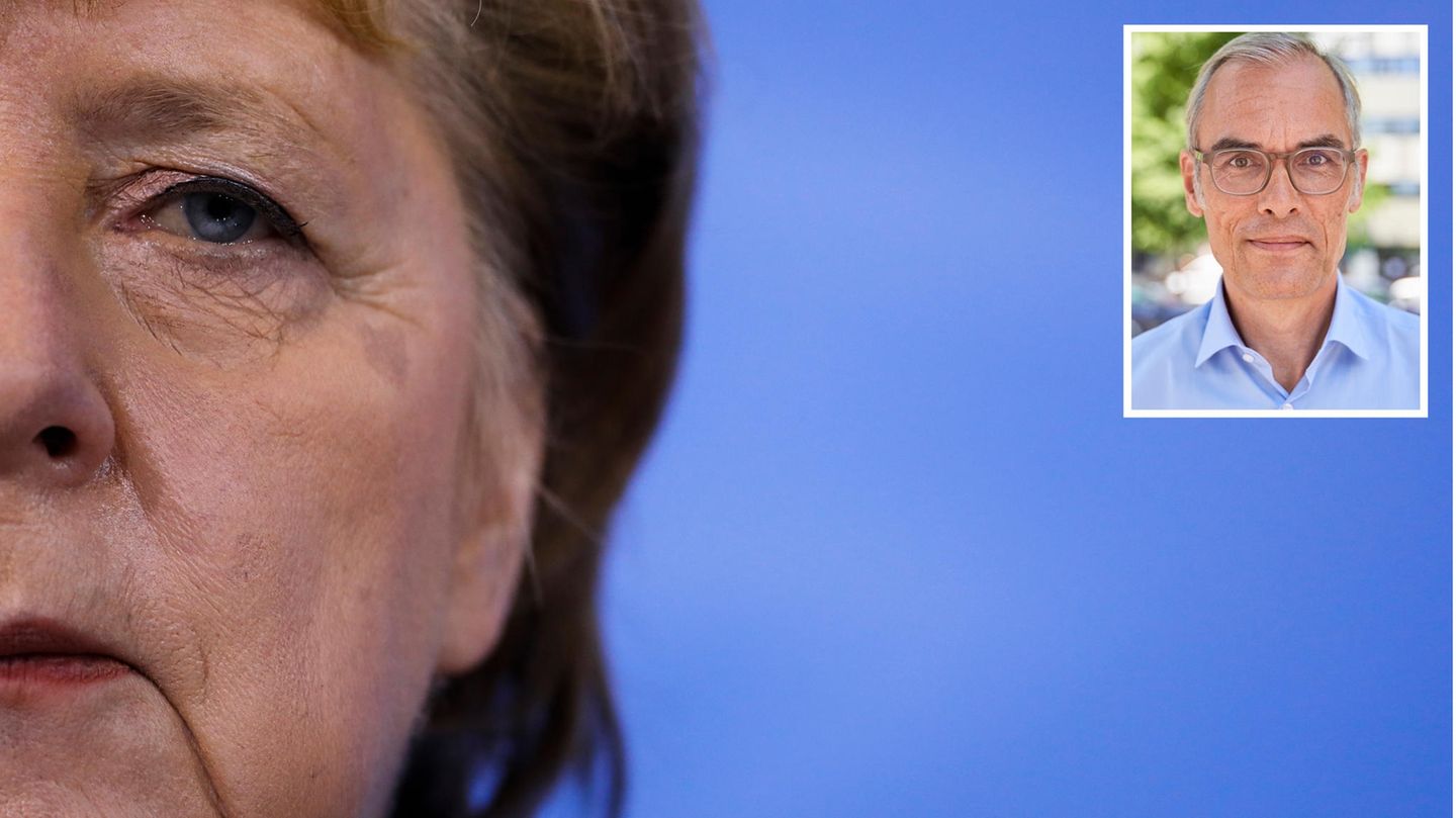 Das halbe Gesicht von Angela Merkel mit Kopfbild von Kolumnist Frank Schmiechen
