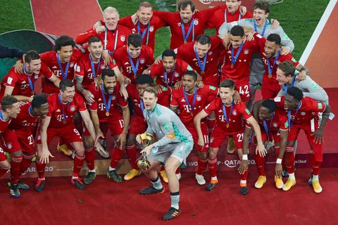 Bayern mit Klub-WM-Pokal