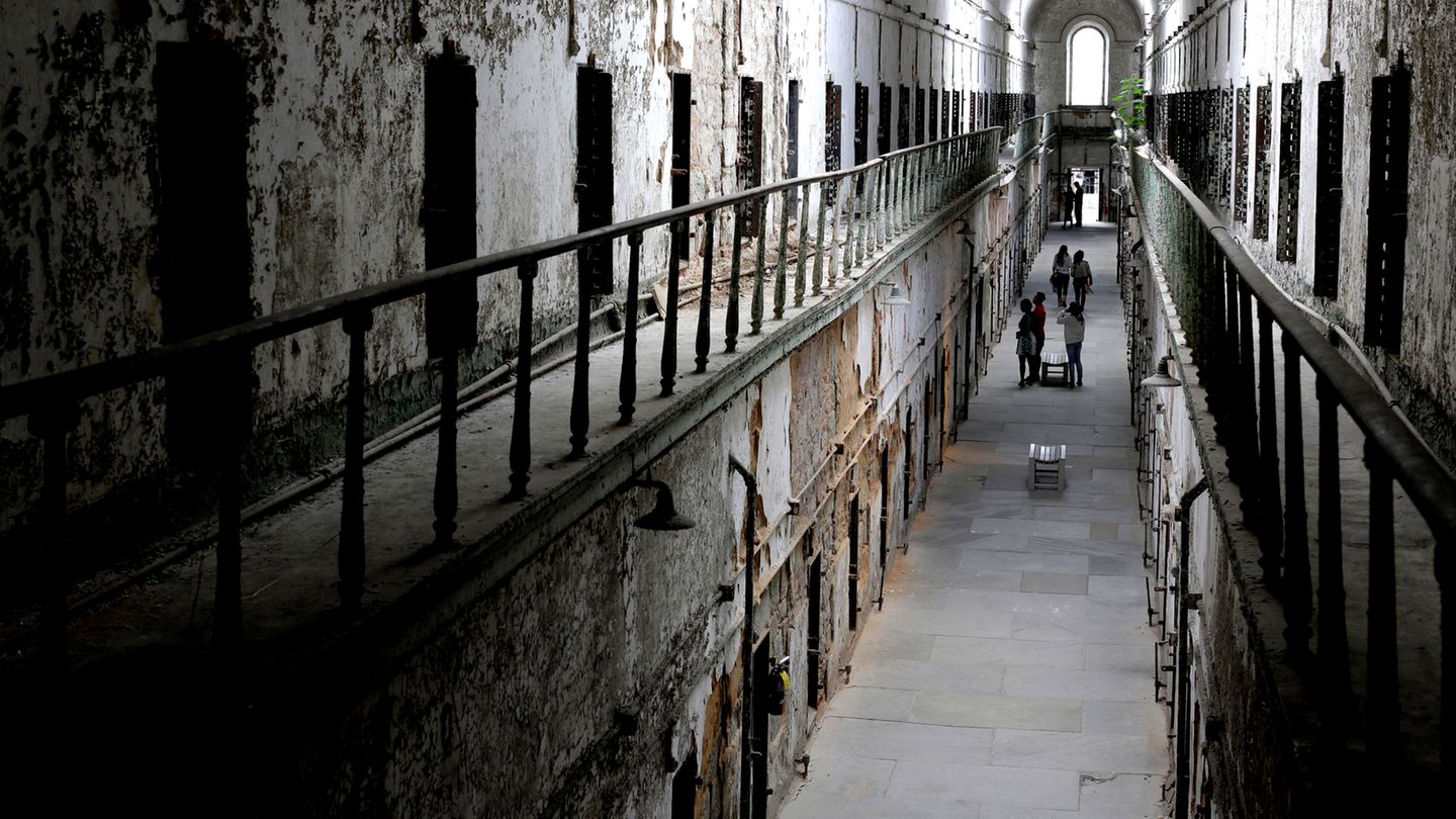 Panopticon des Jeremy Bentham: Das perfekte Gefängnis – wie ein Philosoph einen grausamen Ort schuf